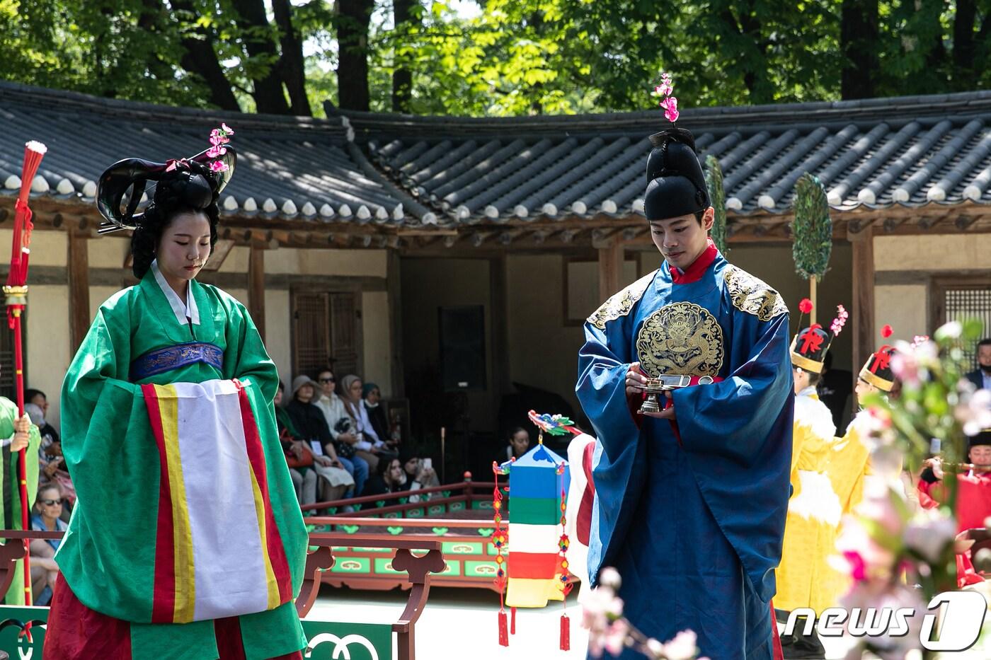 서울 종로구 창덕궁 연경당에서 '조선 순조 무자년 연경당 진작례' 재현 행사가 진행되고 있다.  2023.5.9/뉴스1 ⓒ News1 이승배 기자