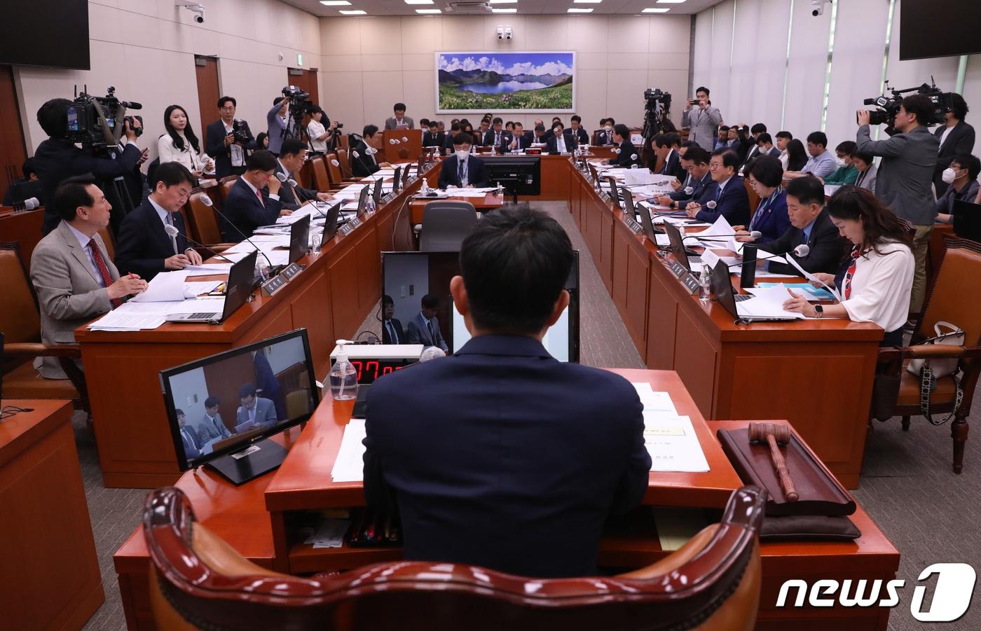 본문 이미지 - 9일 오후 서울 여의도 국회에서 외교통일위원회 전체회의가 열리고 있다. 2023.5.9/뉴스1 ⓒ News1 송원영 기자