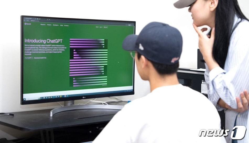 본문 이미지 - 전북대학교가 챗GPT 등 생성형 인공지능(AI)의 올바른 활용을 위해 ‘AI 교수·학습 활용 가이드라인’을 마련했다.(전북대 제공)/뉴스1