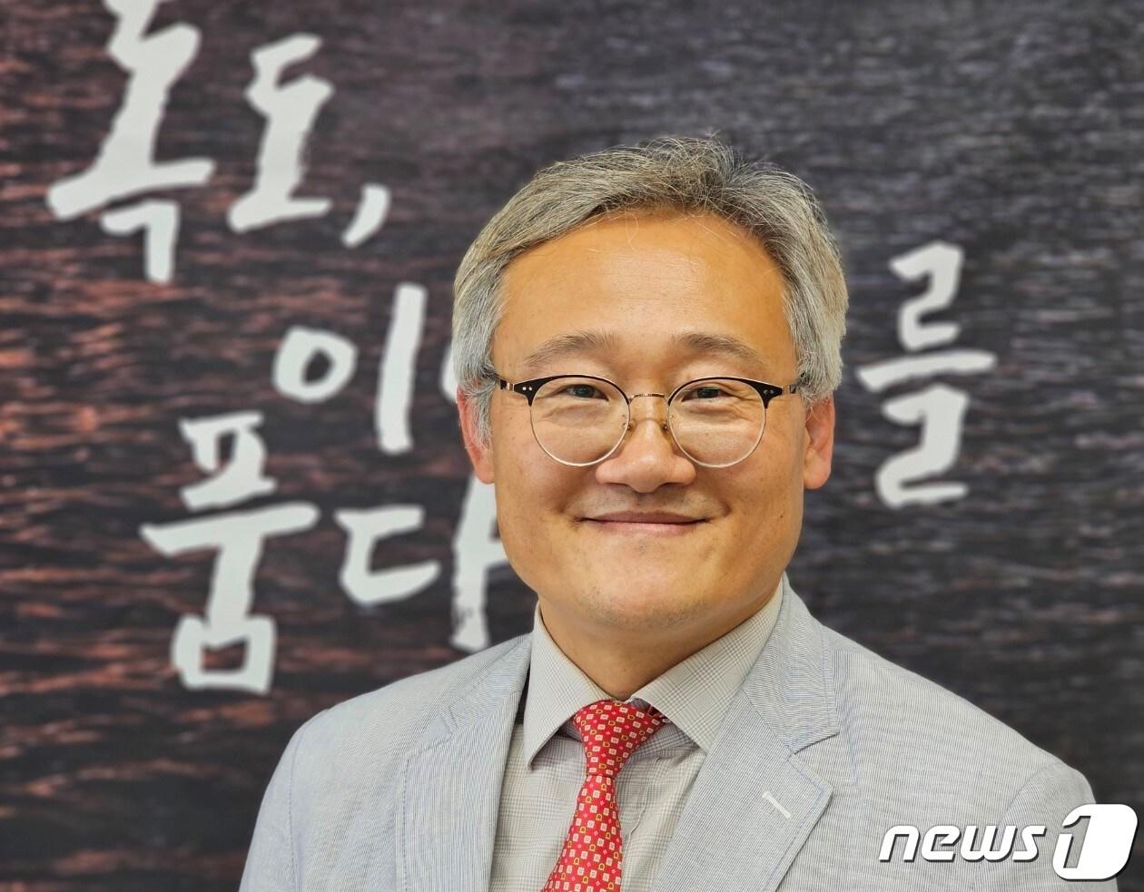 본문 이미지 - 황의욱 경북대 교수팀이 독도에 서식하는 1963종의 생물종 목록을 구축했다. (경북대 제공)/뉴스1