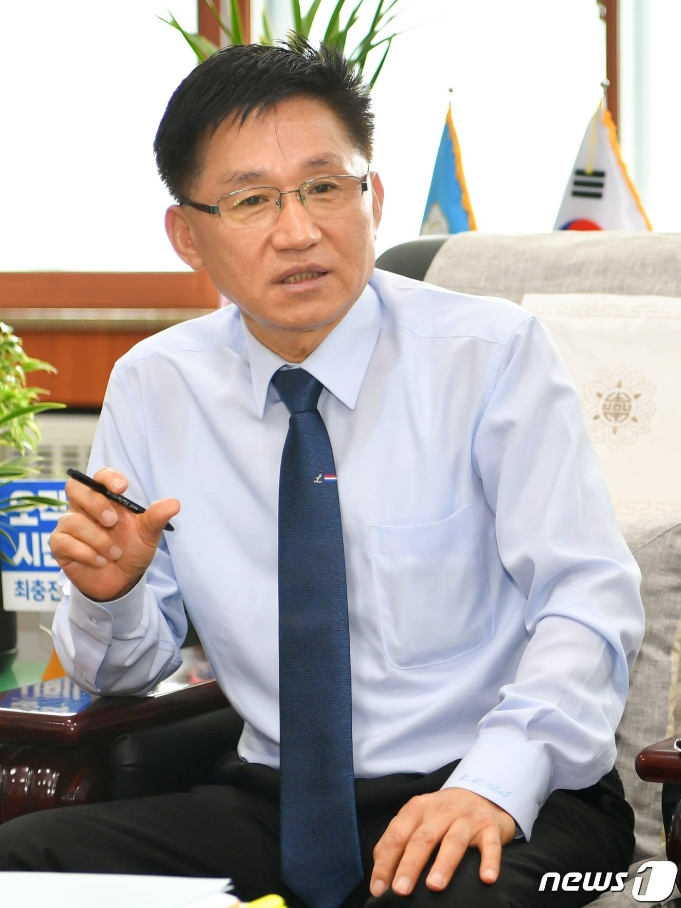 본문 이미지 - 최충진 전 충북 청주시의회 의장./뉴스1