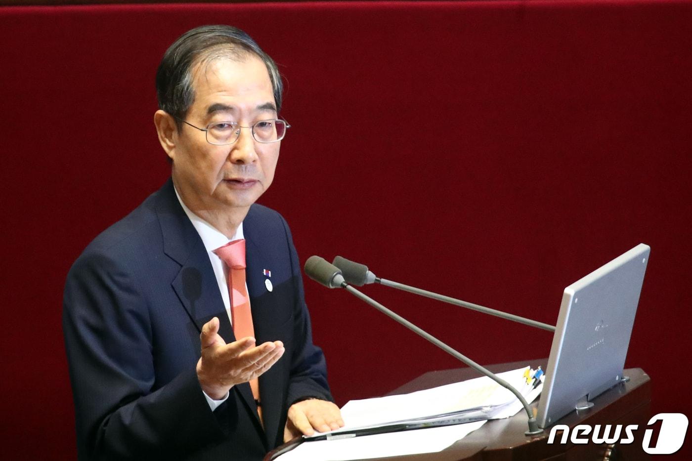 본문 이미지 - 한덕수 국무총리가 14일 오후 서울 여의도 국회에서 열린 제407회 국회(임시회) 제3차 본회의 교육·사회·문화 분야 대정부질문에서 고민정 더불어민주당 의원의 질문에 답하고 있다. 2023.6.14/뉴스1 ⓒ News1 황기선 기자
