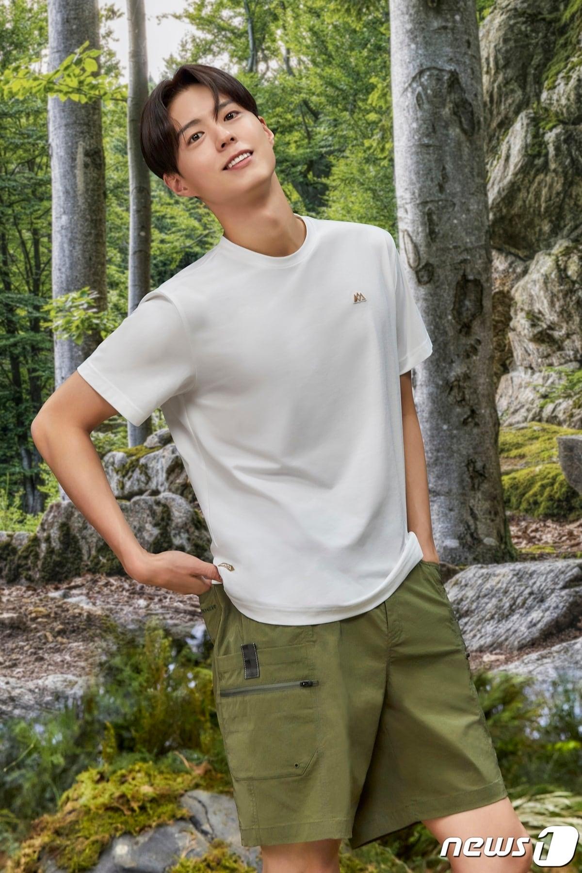 본문 이미지 - 아이더는 버려지는 커피 찌꺼기를 새 활용한 친환경 냉감 웨어 '콜드 브루 시리즈'를 출시했다.(아이더제공)