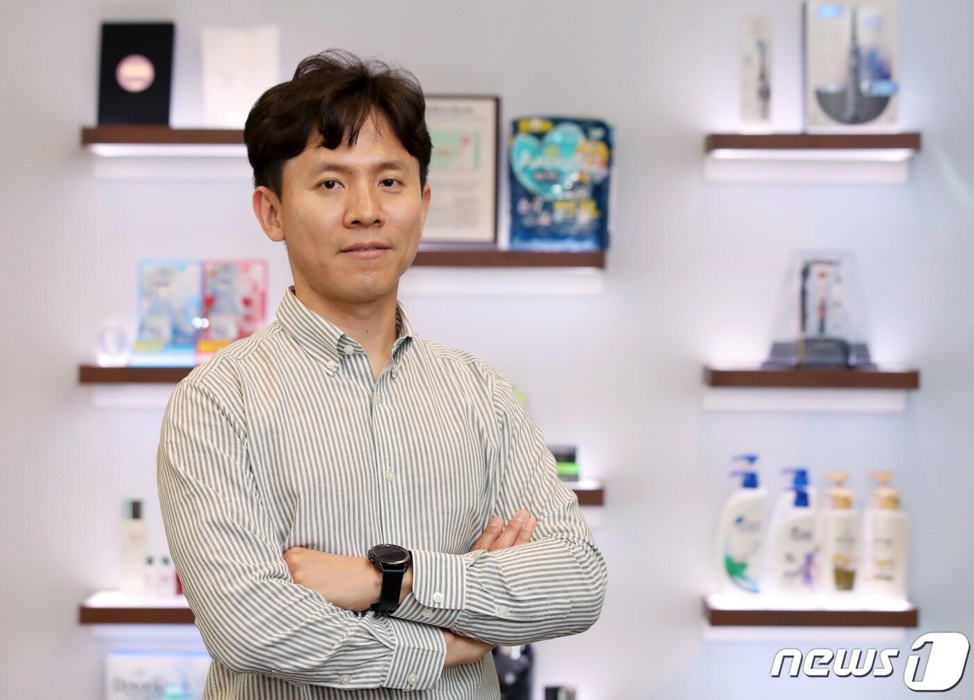 본문 이미지 - 권영민 한국P&G 상무가 서울 여의도 한국P&G에서 뉴스1과 인터뷰에 앞서 포즈를 취하고 있다. 2023.6.15/뉴스1 ⓒ News1 구윤성 기자