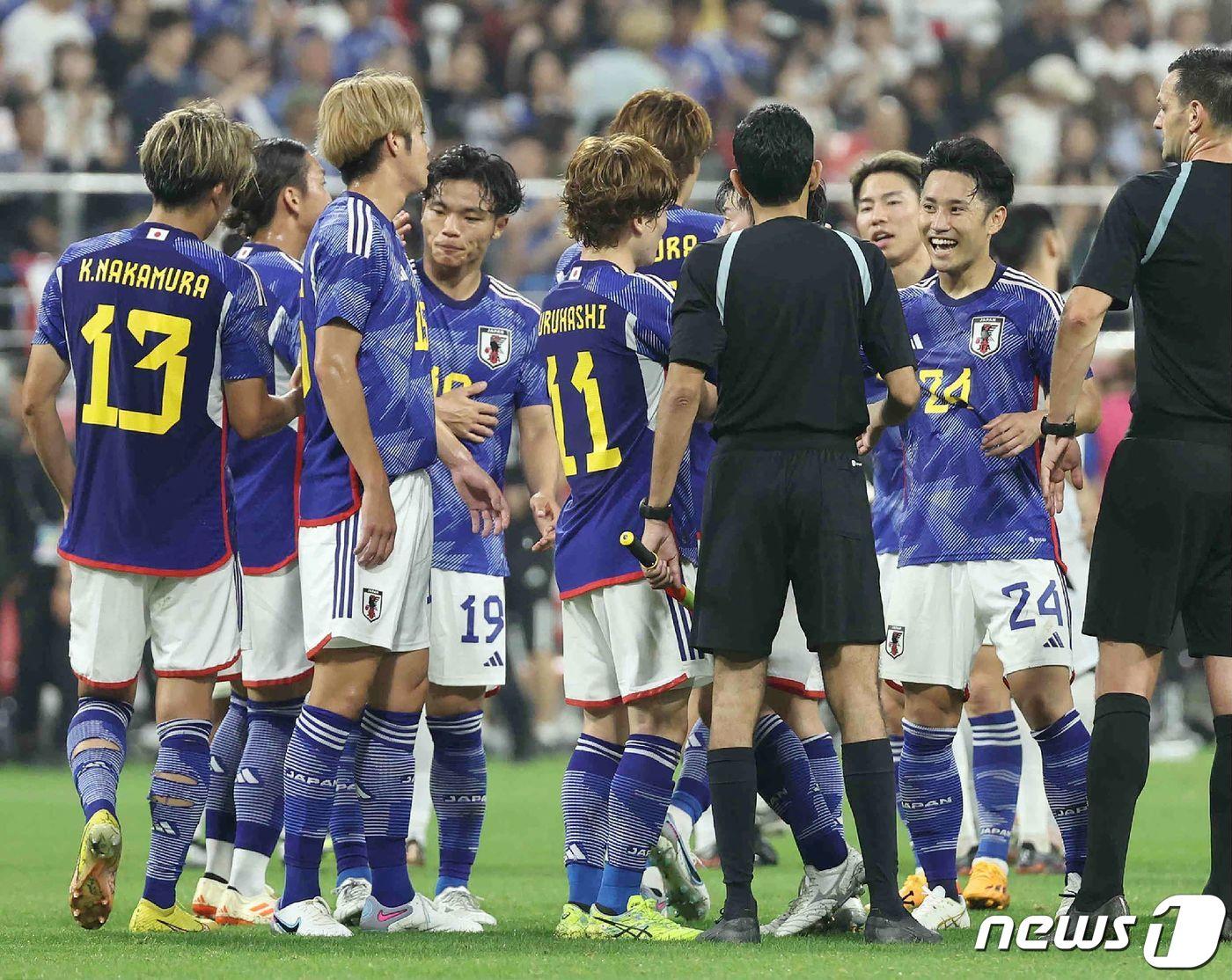 본문 이미지 - 엘살바도르를 6-0으로 완파한 일본 축구대표팀. ⓒ AFP=뉴스1