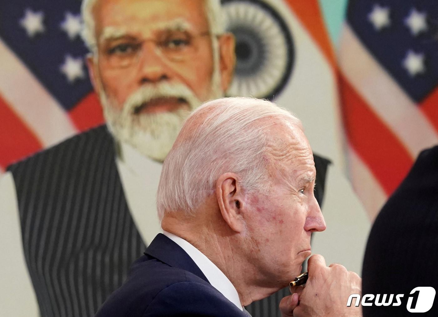 본문 이미지 - 조 바이든 미국 대통령이 지난해 4월11일(현지시간) 백악관에서 나렌드라 모디 인도 총리와 화상으로 회담을 갖고 러시아-우크라이나 전쟁을 논의하고 있다. 2022.04.11/뉴스1 ⓒ 로이터=뉴스1 ⓒ News1 김민수 기자
