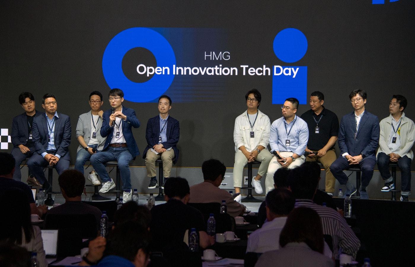 본문 이미지 - 현대차그룹 오픈이노베이션 테크데이 참석자들이 질의응답 시간을 갖는 모습(현대차그룹 제공)