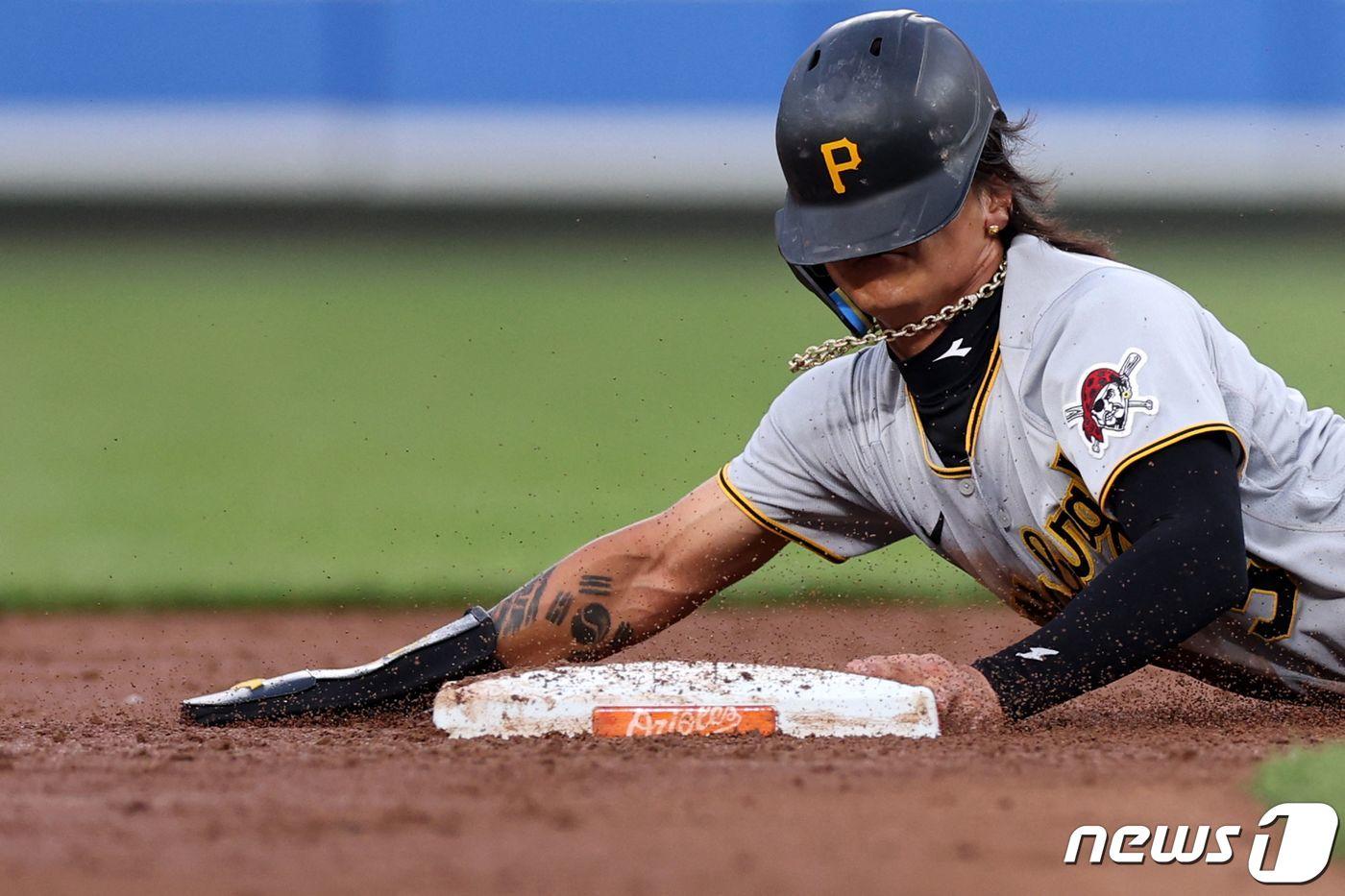 시즌 20호 도루에 성공한 배지환&#40;24·피츠버그 파이리츠&#41;. ⓒ AFP=뉴스1