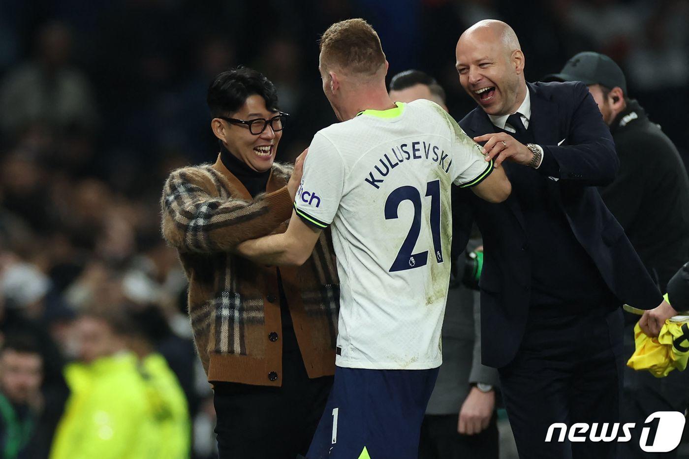 손흥민(왼쪽)과 데얀 클루셉스키 ⓒ AFP=뉴스1