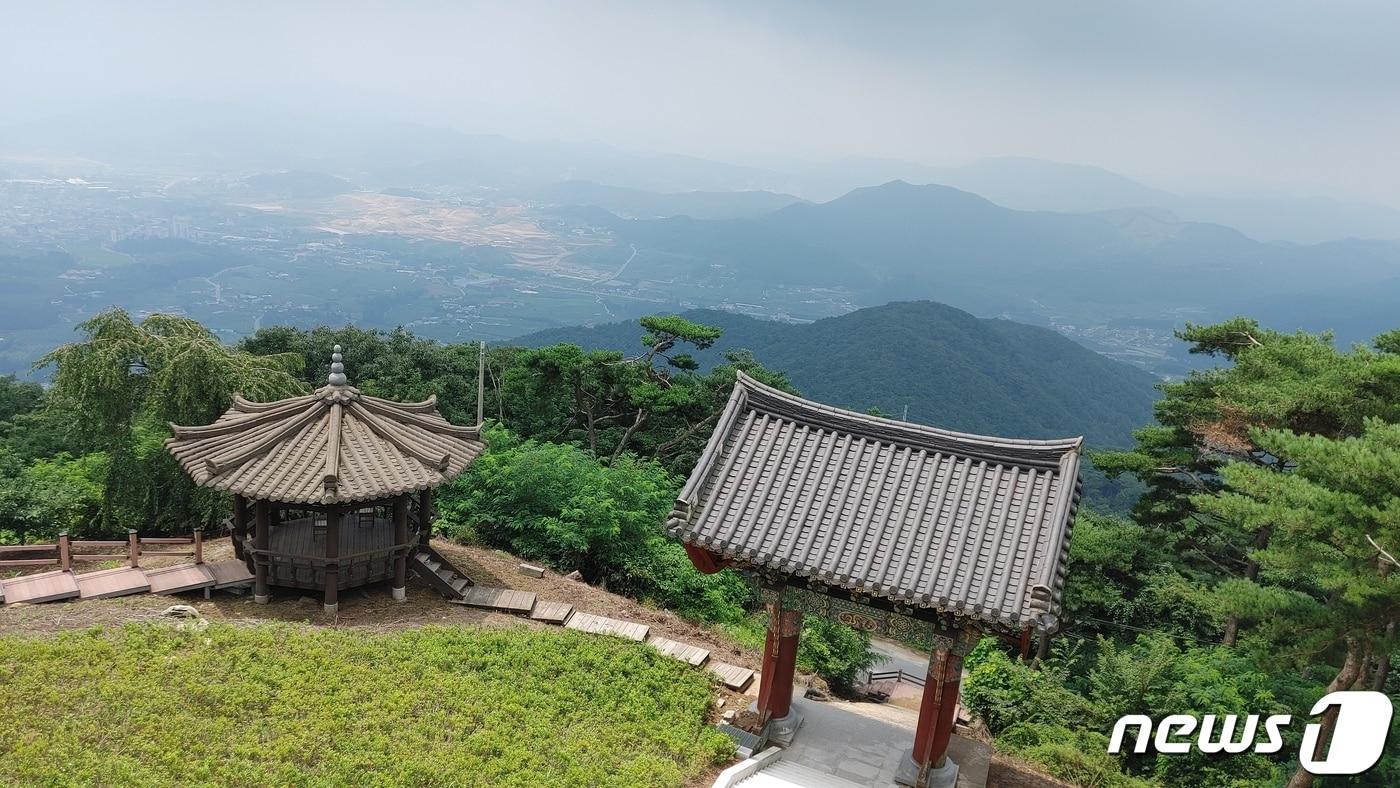 본문 이미지 -  18일 음성군과 가섭사는 오는 24일 가섭사 경내에서 '2023 음성 국제 판소리 축제'를 연다고 밝혔다. 사진은 가섭사.(염계달 명창 선양사업회 제공)2023.6.18/뉴스1