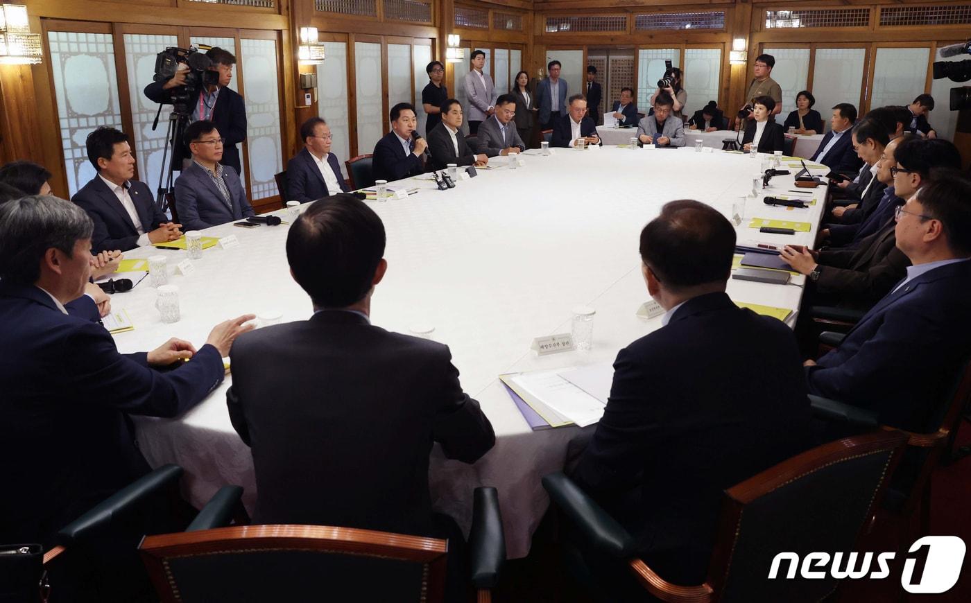 본문 이미지 - 김기현 국민의힘 대표가 18일 서울 종로구 총리공관에서 열린 고위당정협의회에서 발언하고 있다. (공동취재) 2023.6.18/뉴스1 ⓒ News1 허경 기자