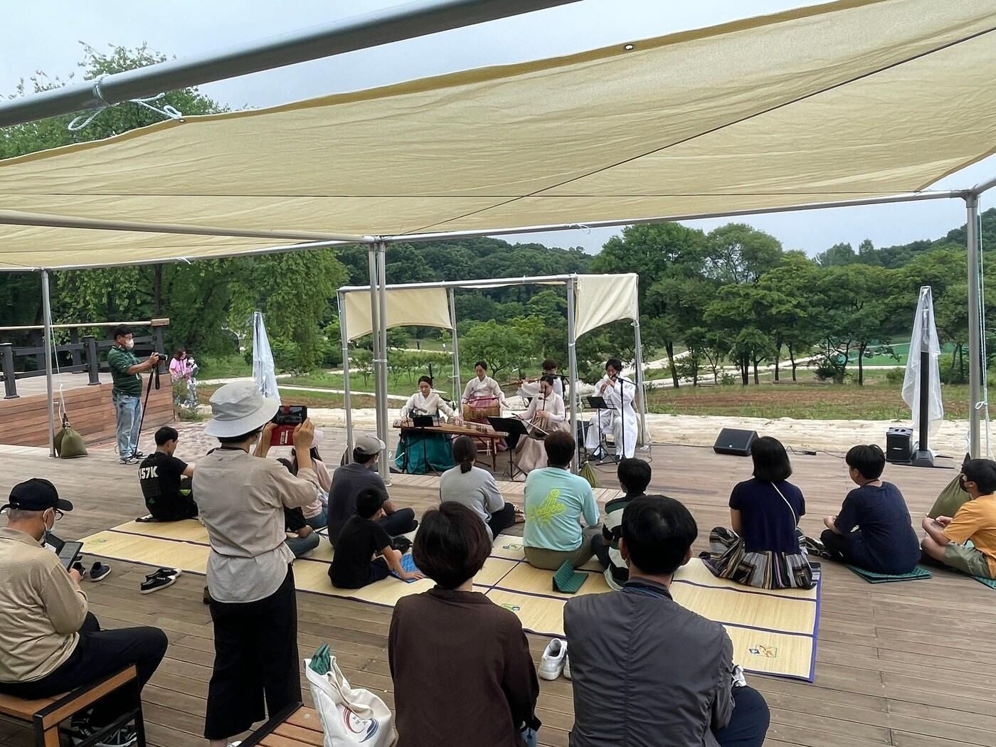 본문 이미지 - 2022년 진행된 비밀의 정원 음악회. (문화재청 제공) 