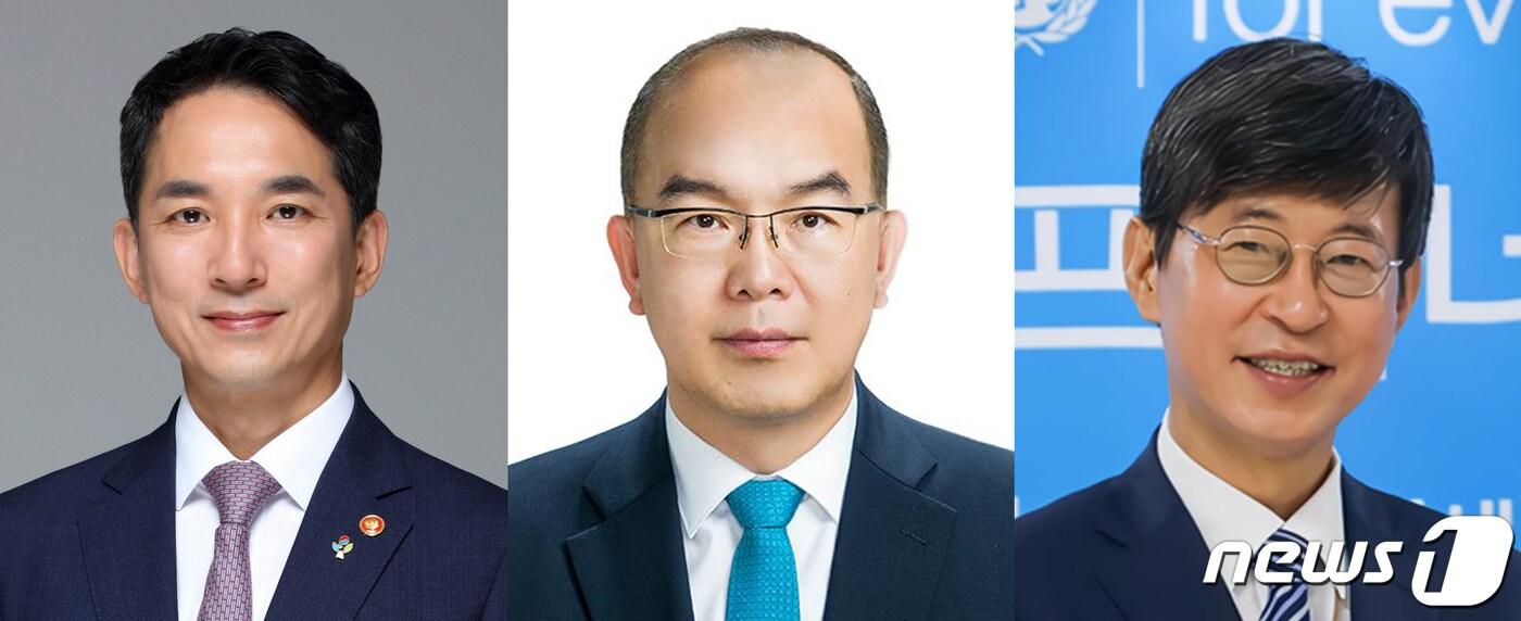 본문 이미지 - 윤석열 대통령은 2일 초대 국가보훈부 장관에 박민식 국가보훈처장(왼쪽부터), 차관에 윤종진 국가보훈처 차장, 재외동포청장에 이기철 전 외교부 재외동포영사대사를 임명했다. (대통령실 제공) 2023.6.2/뉴스1 ⓒ News1 안은나 기자