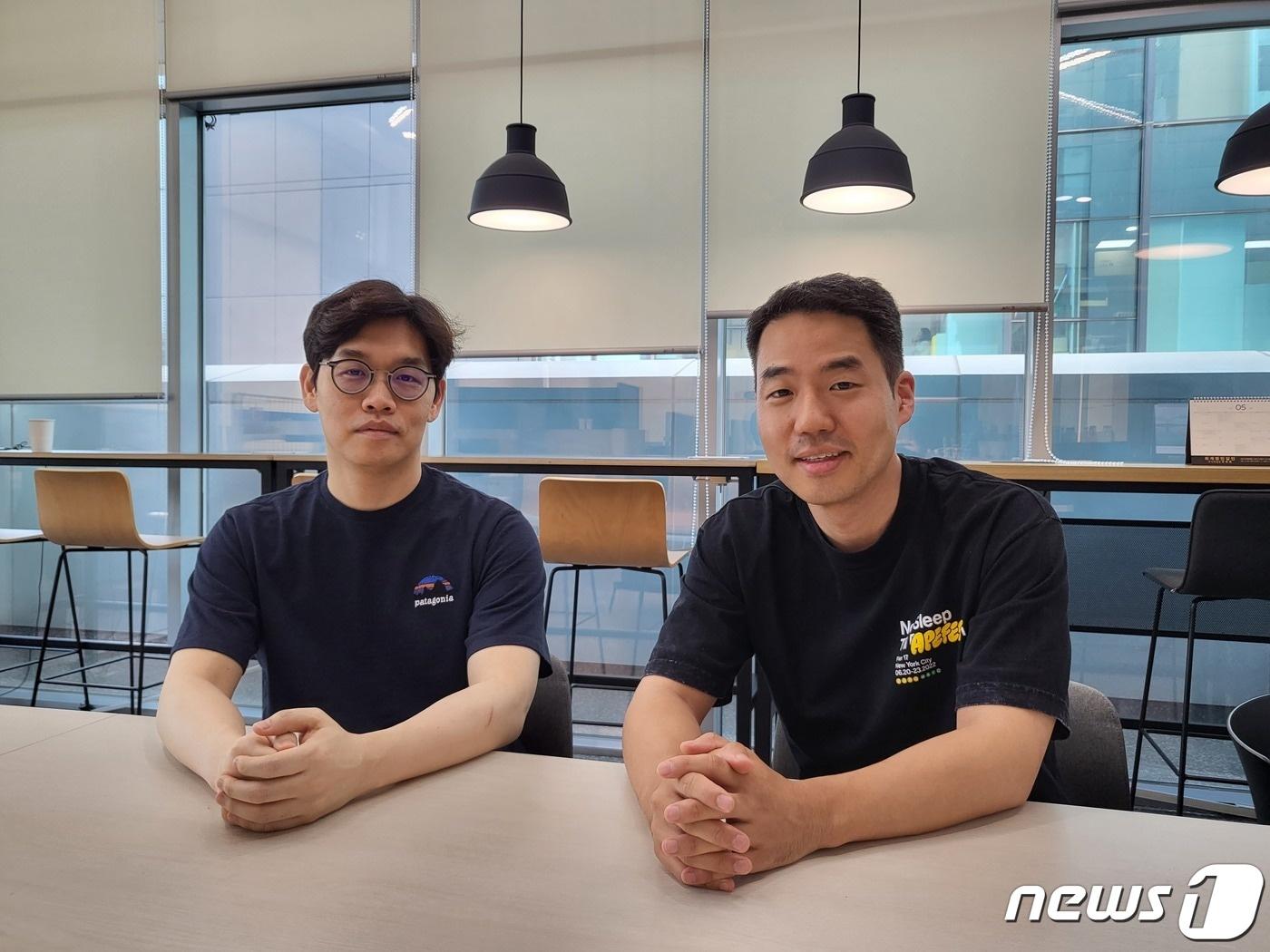본문 이미지 - (왼쪽부터) 김준우, 이현우 크로스앵글 공동대표.