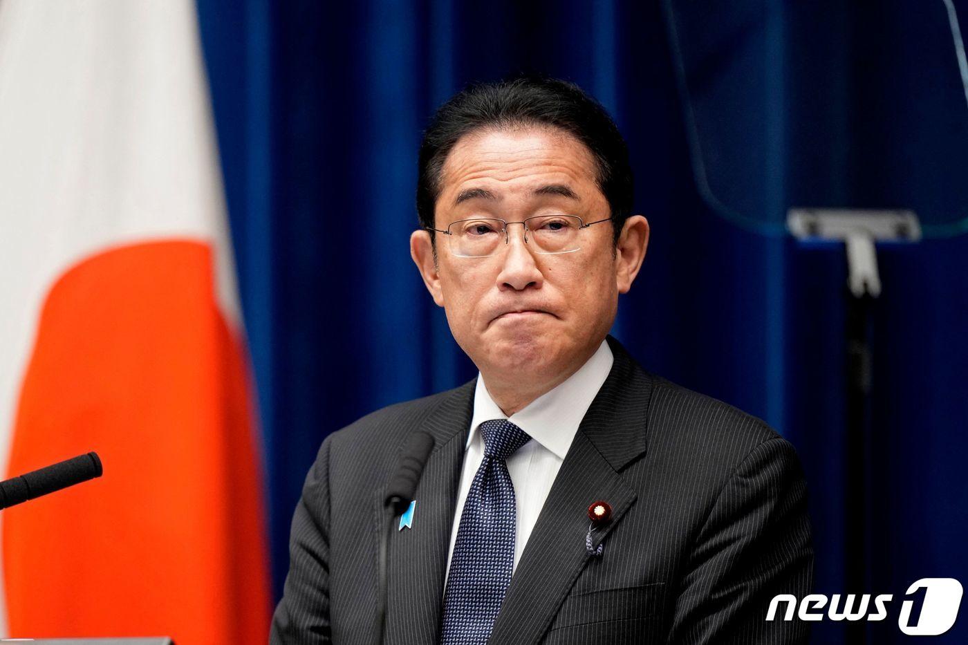 본문 이미지 - 13일 일본 총리 관저에서 기시다 후미오 총리가 정책 관련 브리핑을 진행하고 있다. 2023.06.13/ ⓒ AFP=뉴스1 ⓒ News1 권진영 기자