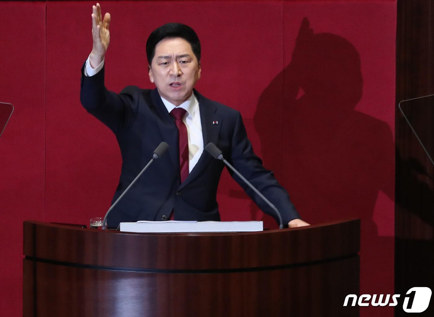 본문 이미지 - 김기현 국민의힘 대표가 20일 오전 서울 여의도 국회에서 열린 제407회국회(임시회) 5차 본회의에서 교섭단체 대표연설을 하고 있다. 2023.6.20/뉴스1 ⓒ News1 송원영 기자