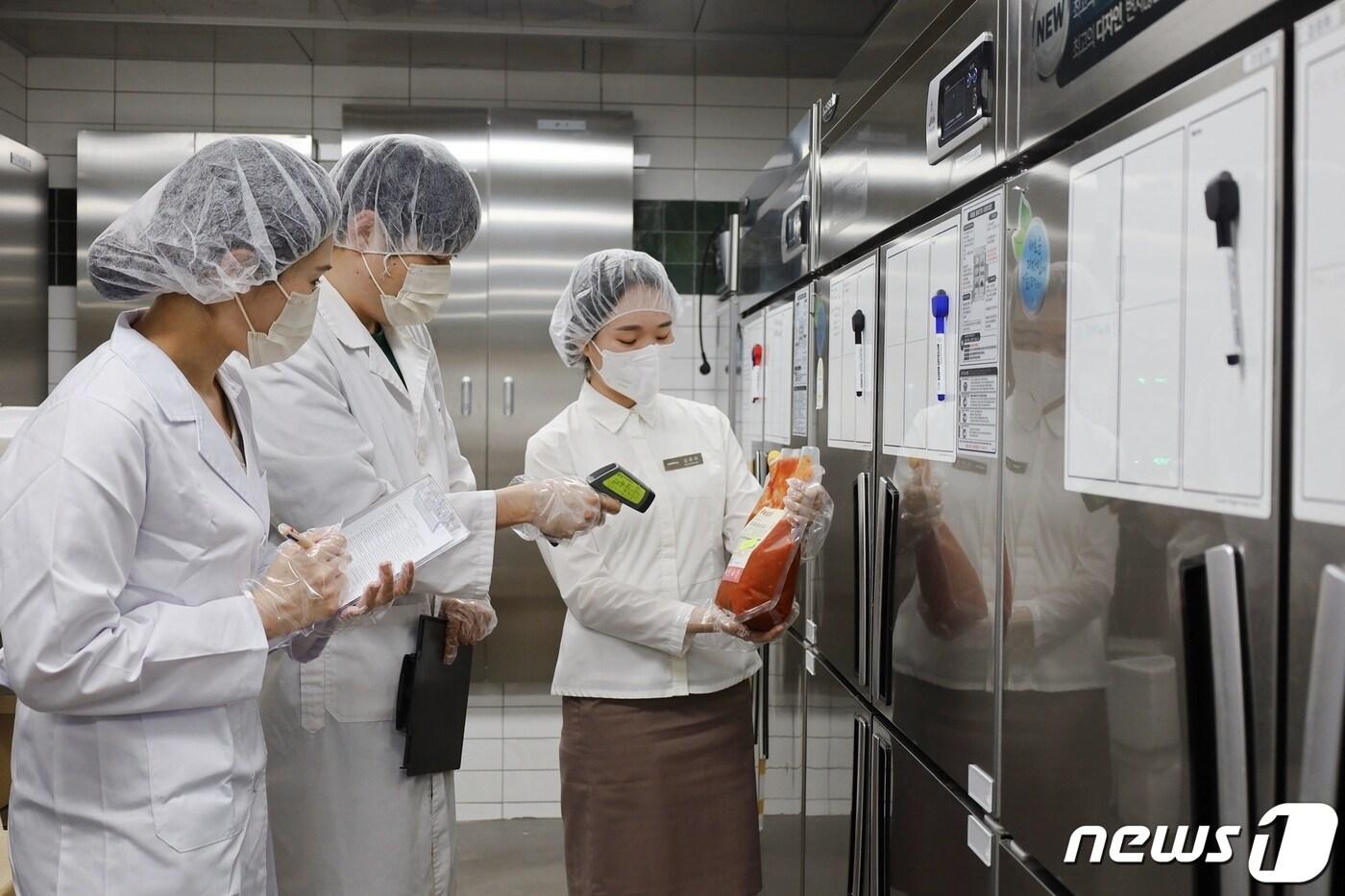 삼성웰스토리 하절기 대비 위생안전 강화.(삼성웰스토리 제공)