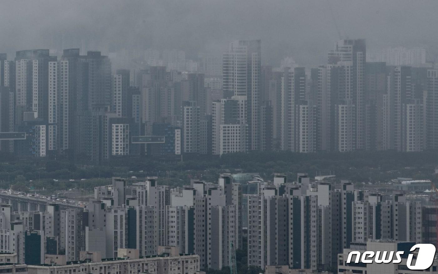 본문 이미지 - 서울 중구 남산에서 바라본 서울 시내 아파트. 2023.6.21/뉴스1 ⓒ News1 김도우 기자
