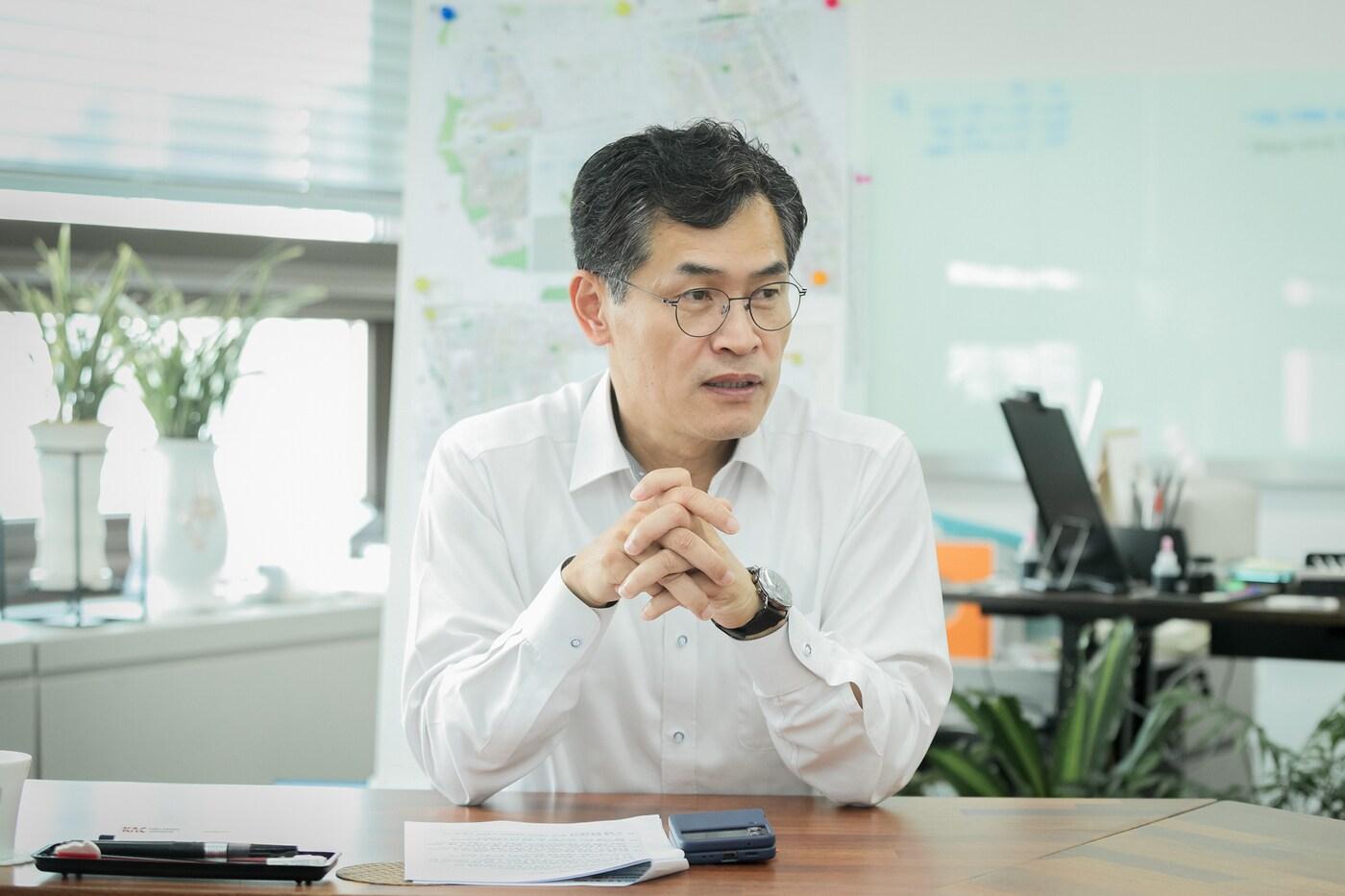 본문 이미지 - 이기재 양천구청장이 뉴스1과 인터뷰하는 모습. (양천구 제공)