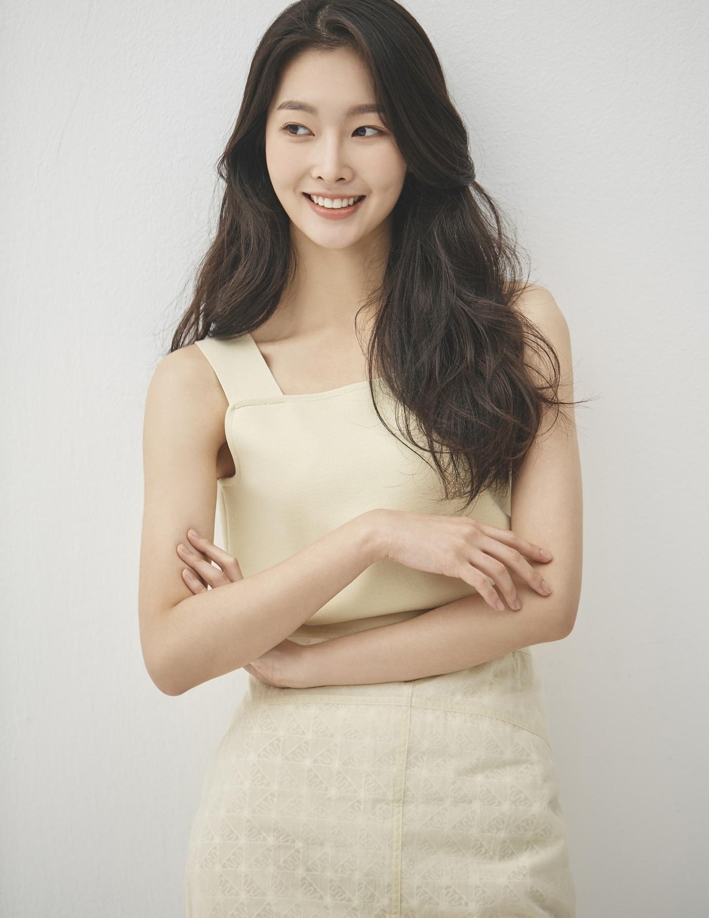 본문 이미지 - 배우 홍비라 / 어썸이엔티 제공