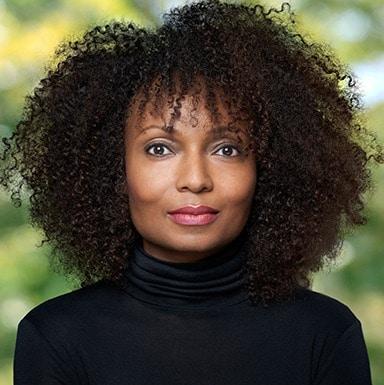 본문 이미지 - 래톤드라 뉴튼 디즈니 최고다양성책임자(CDO) 겸 수석부사장이 21일(현지시간) 돌연 사임한 것으로 확인됐다. (디즈니 홈페이지 갈무리) 2023.6.21.