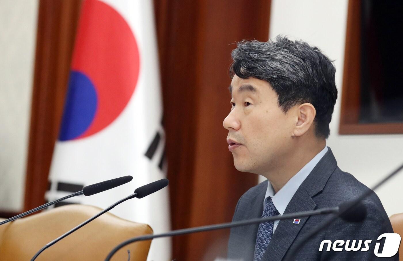 이주호 사회부총리 겸 교육부 장관이 23일 오전 서울 종로구 세종대로 정부서울청사에서 열린 사회관계장관회의에서 모두 발언을 하고 있다. 2023.6.23/뉴스1 ⓒ News1 김명섭 기자