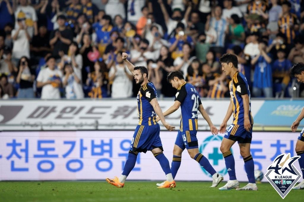 본문 이미지 - 울산 현대의 공격수 바코(한국프로축구연맹 제공)