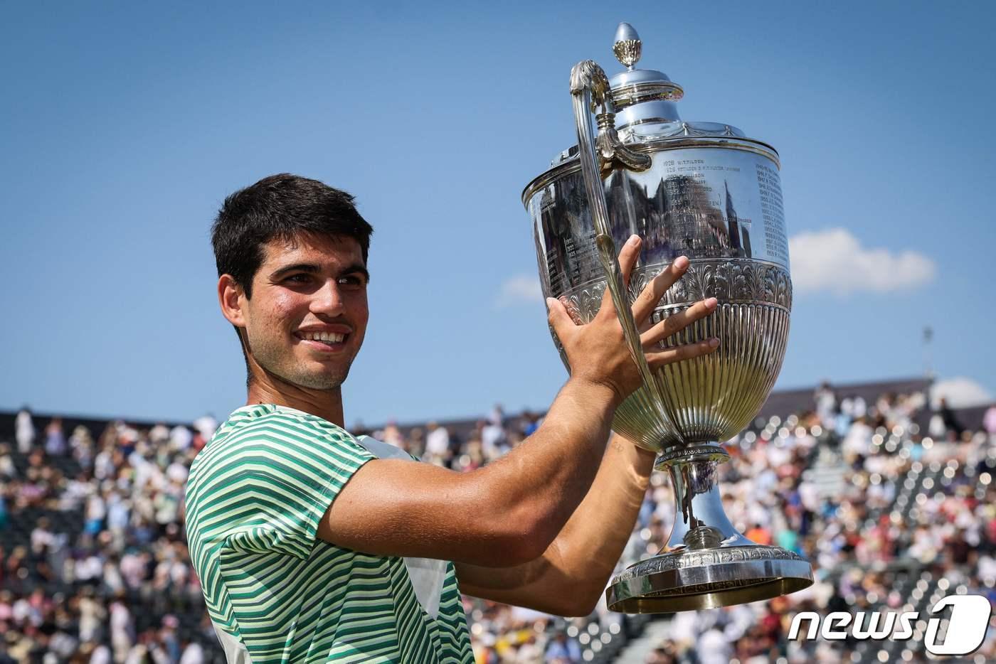 알카라스가 퀸즈클럽 챔피언십 우승으로 세계 랭킹 1위를 되찾았다. ⓒ AFP=뉴스1