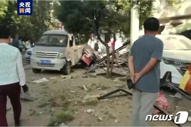 본문 이미지 - 간쑤성 지우촨시의 한 식당에서 폭발사고가 발생했다. 사진은 CCTV 갈무리.