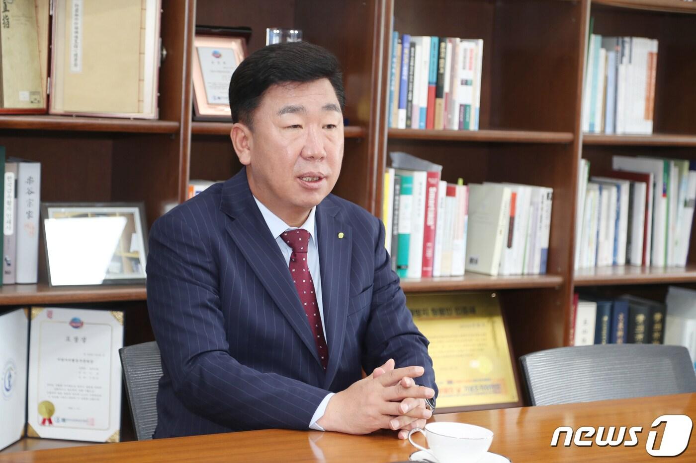 본문 이미지 - 오는 7월1일 취임 1주년을 맞는 이범석 충북 청주시장.(청주시 제공).2023.6.27/뉴스1