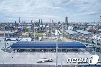 본문 이미지 -  DL이앤씨가 수주한 러시아 모스크바 정유공장 현대화 프로젝트 현장 전경. /DL이앤씨 제공