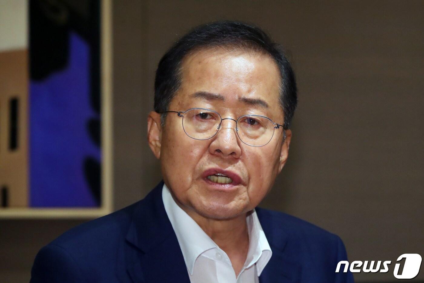 본문 이미지 - 홍준표 대구시장이 29일 오후 서울 영등포구 여의도 페어몬트 앰배서더 서울 호텔에서 열린 '2023 대구투자설명회'를 마치고 기자간담회를 하고 있다. 2023.6.29/뉴스1 ⓒ News1 황기선 기자