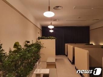 본문 이미지 - 현대자동차에 설치된 웰라이프존 (세라젬 제공)