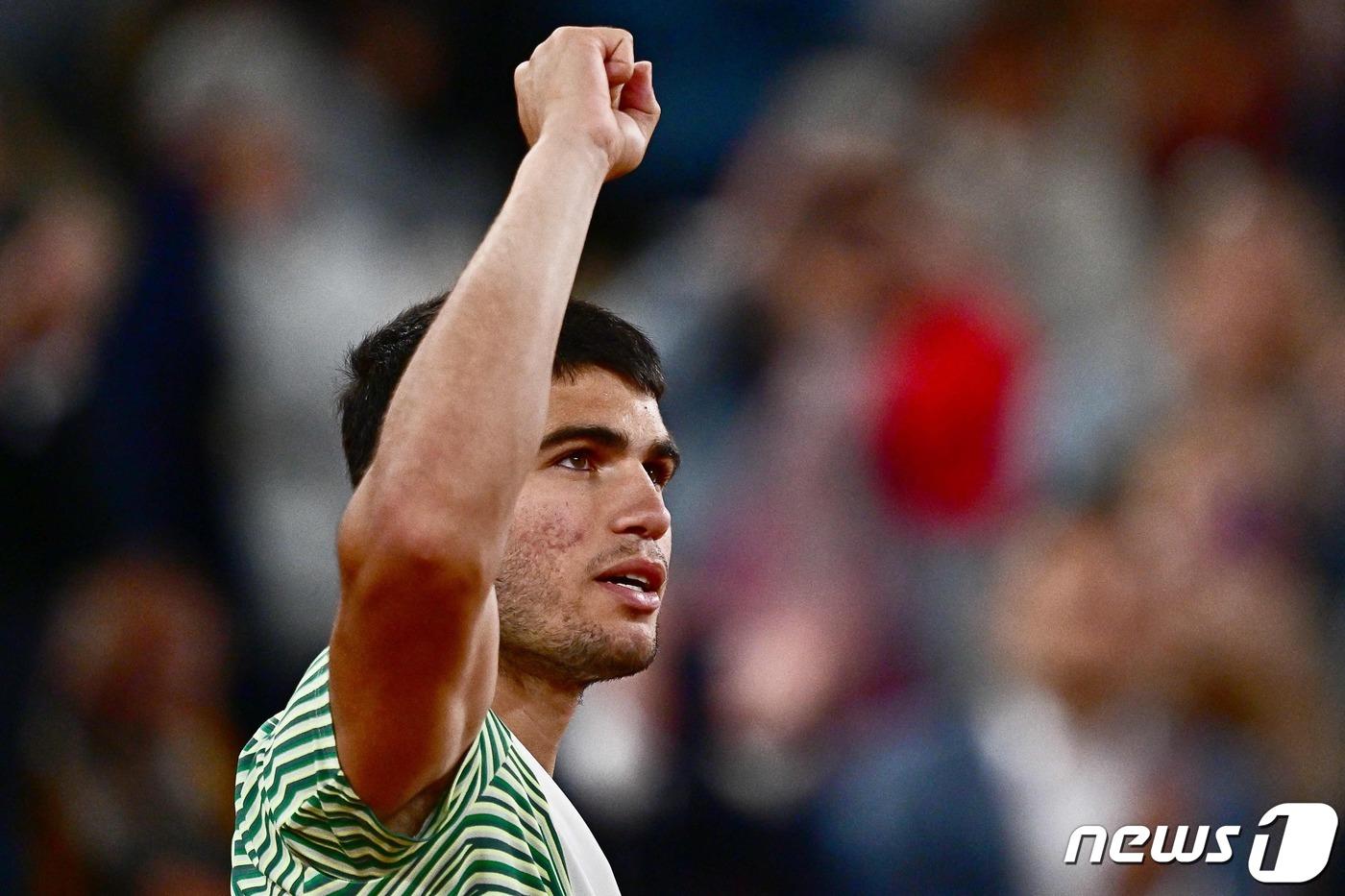 프랑스오픈 남자 단식 16강에 진출한 알카라스. ⓒ AFP=뉴스1