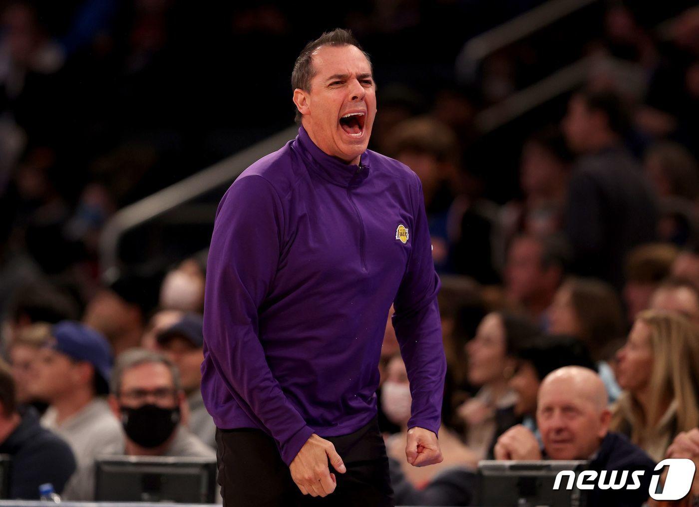 본문 이미지 - NBA 피닉스 사령탑 부임이 유력한 프랭크 보겔 감독. ⓒ AFP=뉴스1