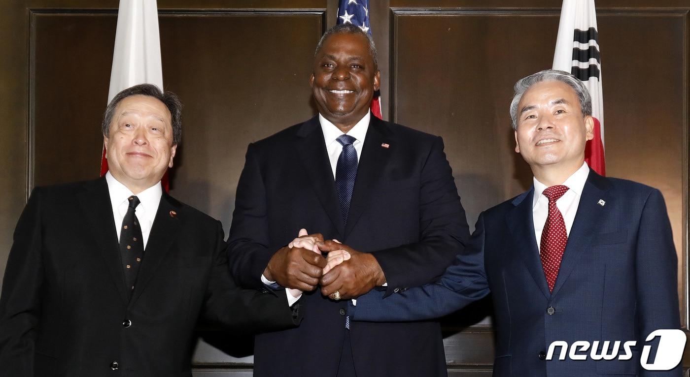 오른쪽부터 이종섭 국방부 장관, 로이드 오스틴 미국 국방장관, 하마다 야스카즈 일본 방위상.  2023.6.3/뉴스1 ⓒ News1 박지혜 기자