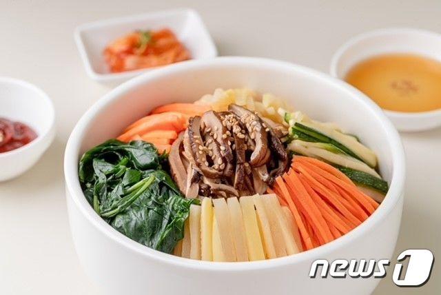 본문 이미지 - 오색 야채비빔밥.(에어부산 제공)
