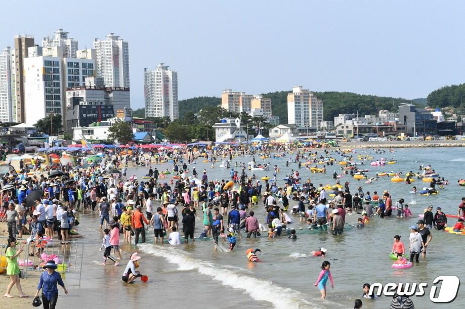본문 이미지 - 부산 일광해수욕장 전경(기장군청 제공)