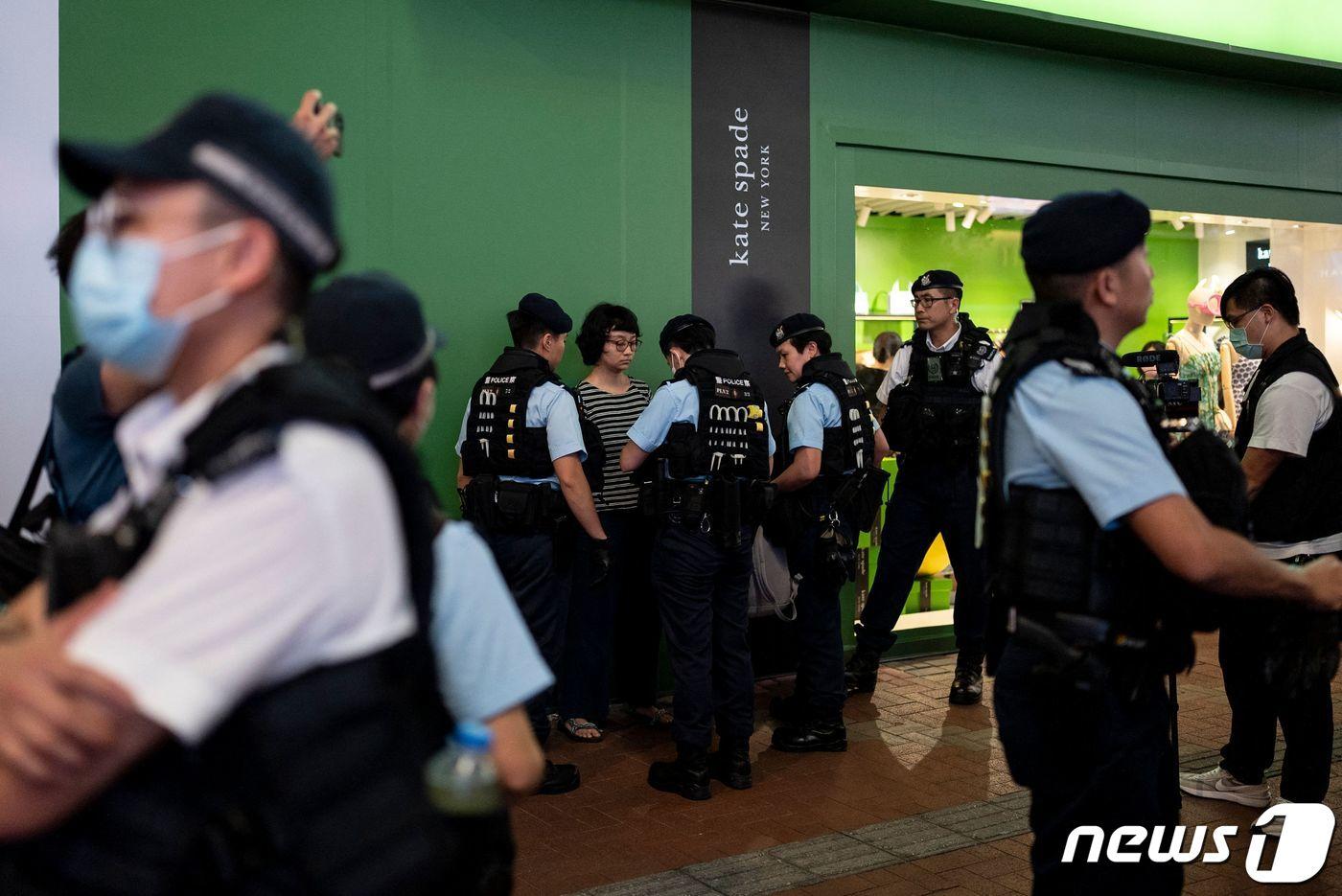 홍콩, 톈안먼 34주기 앞두고 8명 체포·연행…