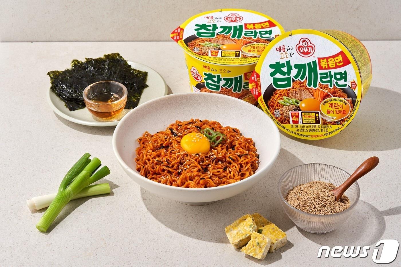 본문 이미지 - '참깨라면 볶음면'.(오뚜기 제공)