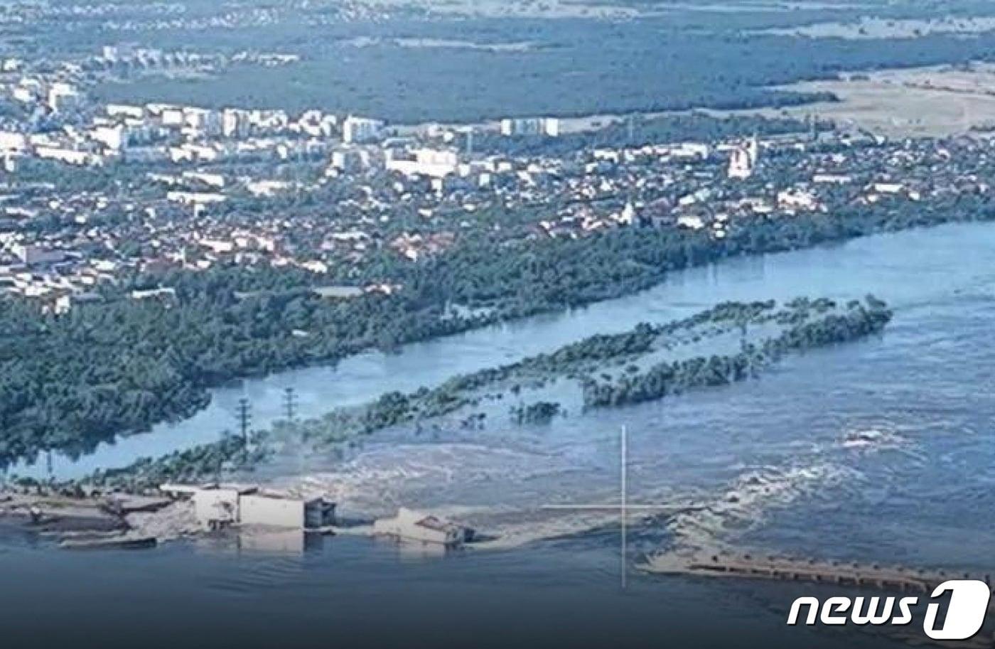 6일 우크라이나 국영 에너지 기업 에네르고아톰이 공개한 헤르손주&#40;州&#41; 노바 카호프카 댐 사진. 2023.06.06/뉴스1 ⓒ AFP=뉴스1 ⓒ News1 김민수 기자