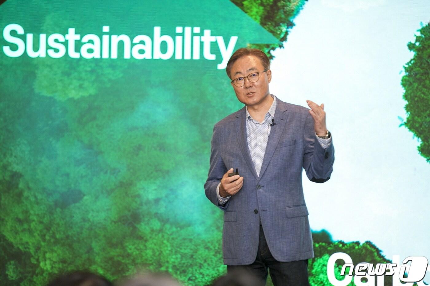 김준 SK이노베이션 부회장이 지난해 6월 미국 캘리포니아에서 열린 'SK이노베이션 글로벌 포럼' 기조연설을 하고 있는 모습.(SK이노베이션 제공)