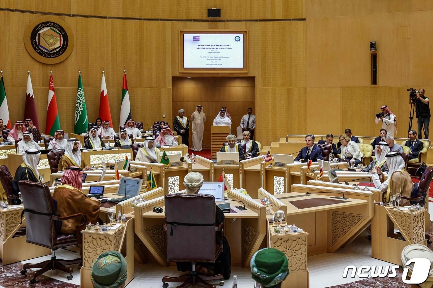 본문 이미지 - 토니 블링컨 미국 국무장관이 7일 (현지시간) 리야드에서 열린 걸프 협력회의(GCC) 장관급 회의에 참석을 하고 있다. 2023.6.8 ⓒ AFP=뉴스1 ⓒ News1 우동명 기자