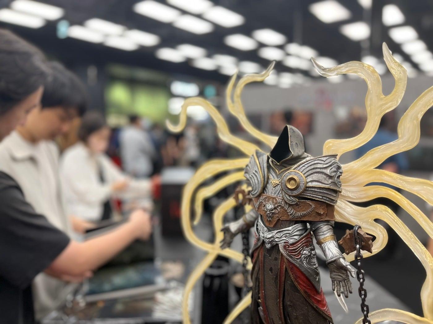 본문 이미지 - 팝업스토어에서 판매 중인 이나리우스 스태츄 &#40;블리자드 엔터테인먼트 제공&#41;