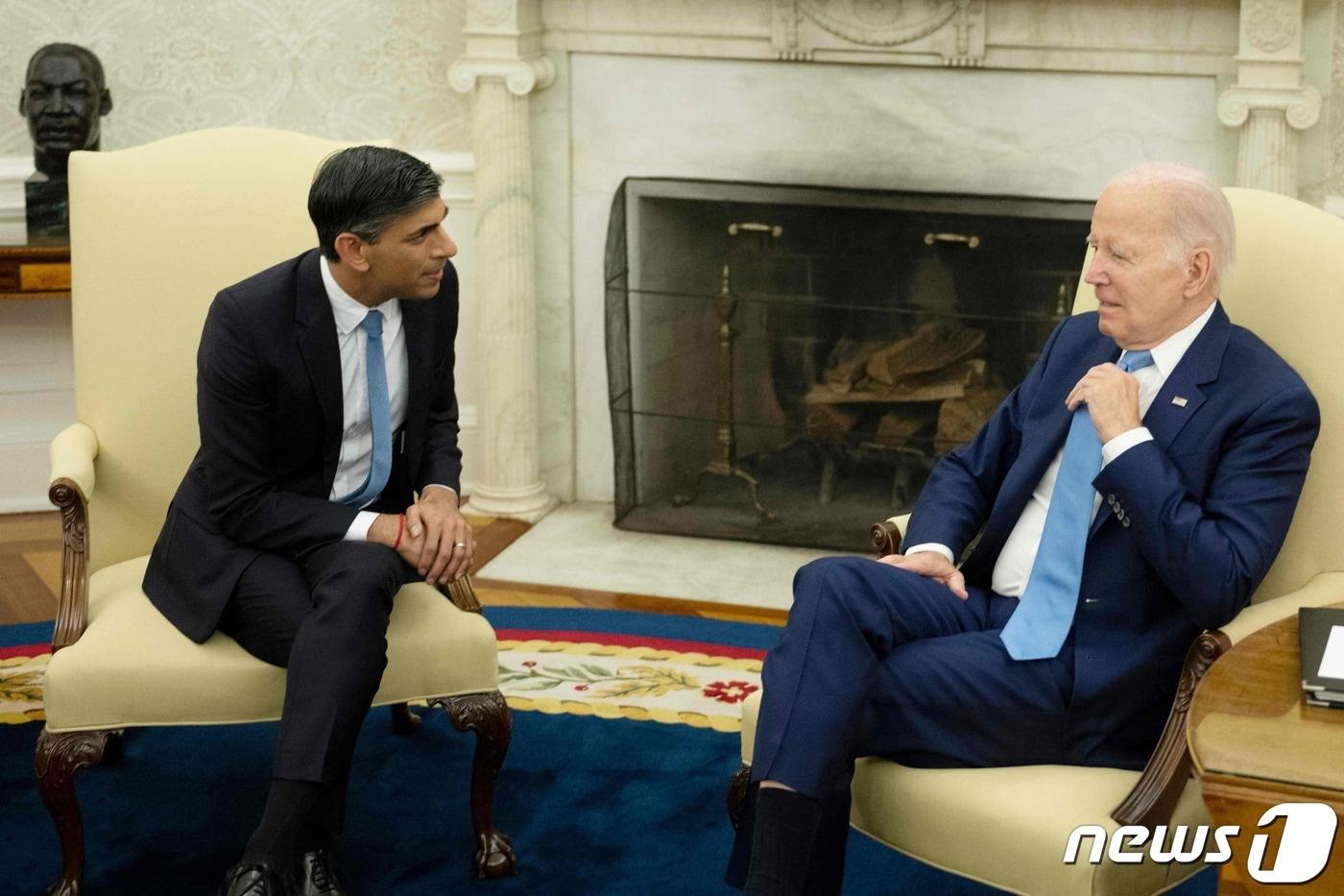 본문 이미지 - 조 바이든 미국 대통령이 8일 (현지시간) 워싱턴 백악관에서 리시 수낵 영국 총리와 회담을 하고 있다. 2023.6.9 ⓒ AFP=뉴스1 ⓒ News1 우동명 기자