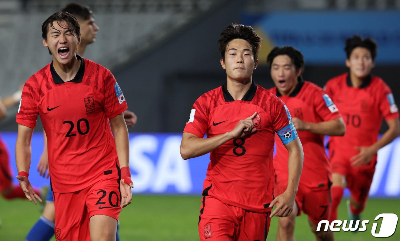 8일(현지시간) 아르헨티나 라플라타 라플라 스타디움에서 열린 'FIFA U-20 월드컵 아르헨티나 2023' 준결승전 한국과 이탈리아의 경기에서 이승원이 패널티킥으로 득점에 성공한 뒤 기뻐하고 있다. 2023.6.9/뉴스1 ⓒ News1 이승배 기자