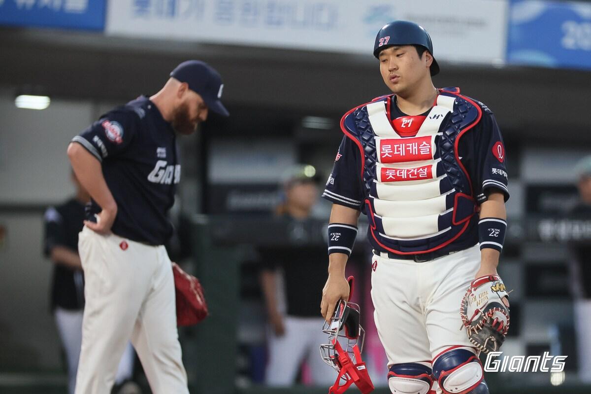 본문 이미지 - 롯데 자이언츠는 8일 부산 사직구장에서 열린 2023 신한은행 SOL KBO리그 KT 위즈전에서 6-7로 패배, 시즌 첫 4연패를 당했다.(롯데 자이언츠 제공)