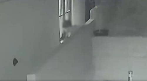 본문 이미지 - 잠기지 않은 창문을 열고 집안을 들여다 본 30대가 징역형을 선고받았다.(대전경찰청 페이스북 영상 캡처)