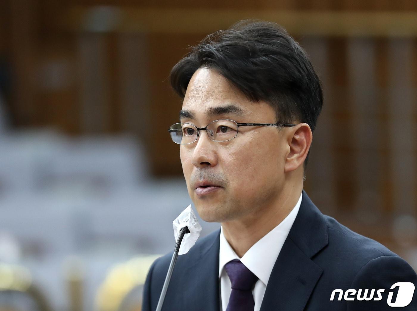 본문 이미지 - 권영준 대법관 후보자가 11일 서울 여의도 국회에서 열린 인사청문특별위원회 전체회의에서 의원들의 질의에 답변하고 있다. 2023.7.11/뉴스1 ⓒ News1 송원영 기자