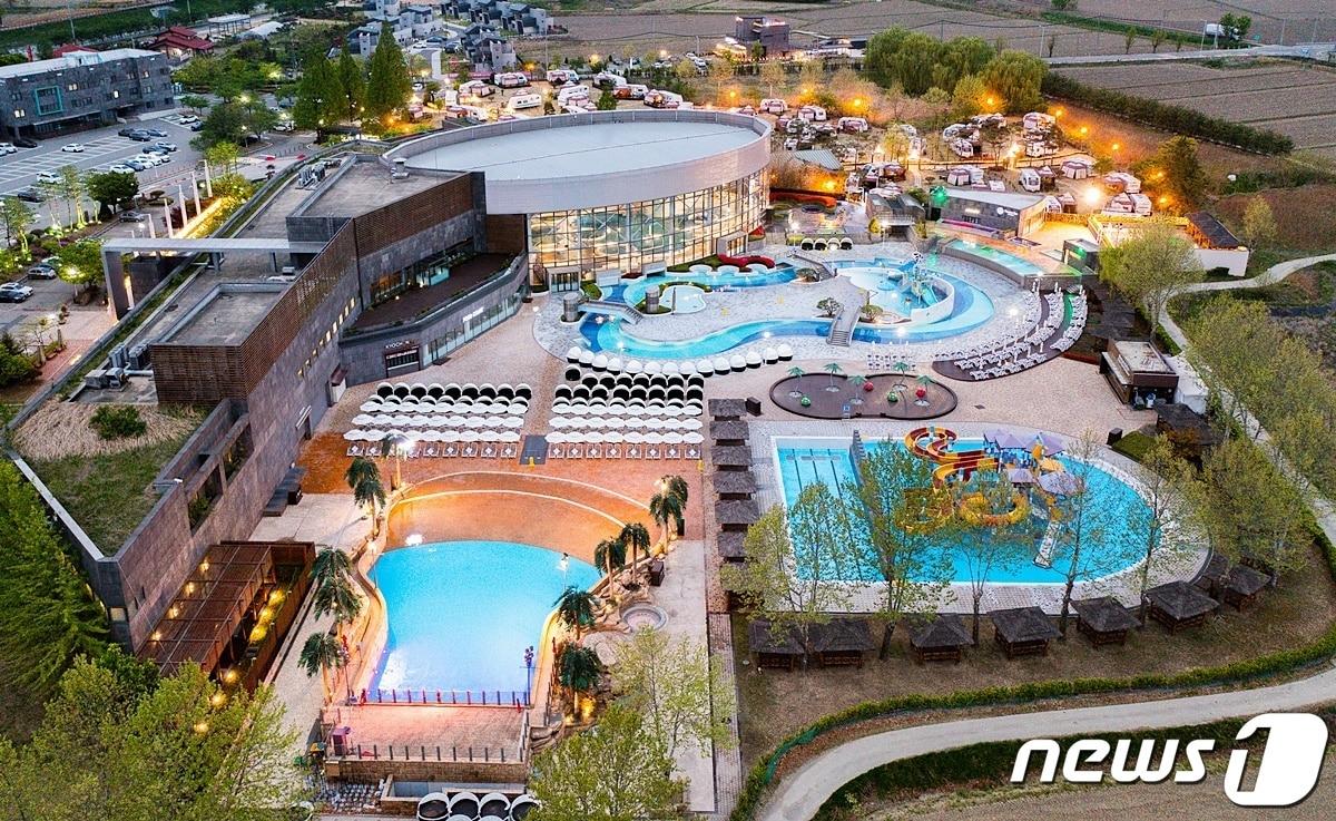 본문 이미지 - 파라다이스 스파 도고 야간 외부 전경(파라다이스 제공)